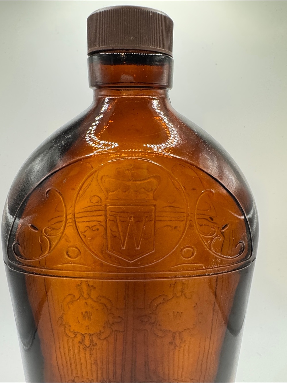 Hiram Walker & Sons Amber 25oz Whiskey Bottle, Walkerville, Canada - Picture 2 of 16
